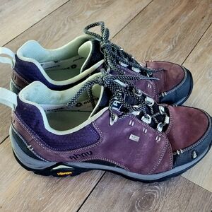 AHNU MONTARA II WP MISSION FIG BOOTS - WOMEN'S sz 7.5